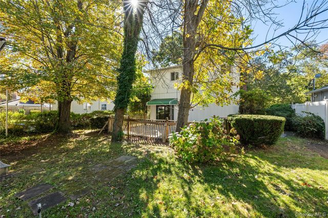 537 Lakeway Drive, North Babylon, NY 11704