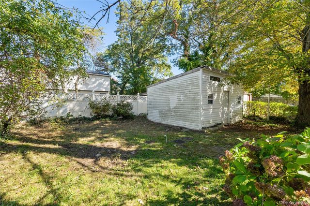 537 Lakeway Drive, North Babylon, NY 11704