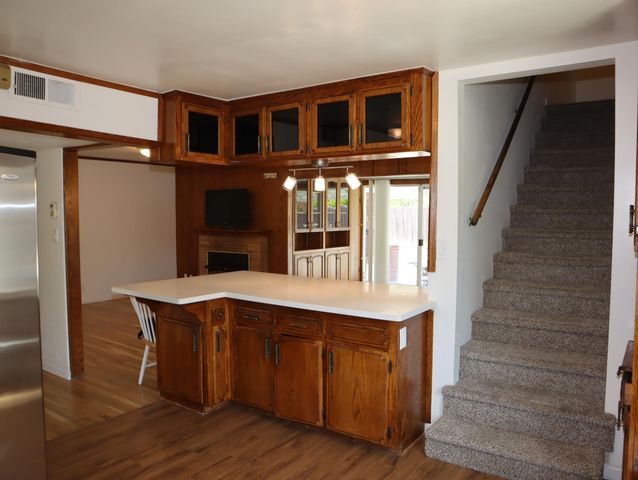 2433 E Saginaw Way, Fresno, CA 93726