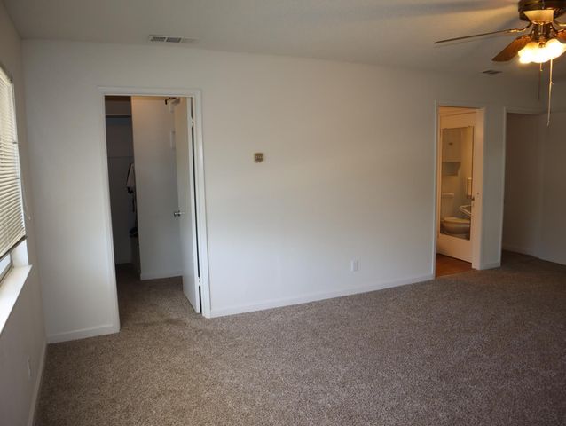 2433 E Saginaw Way, Fresno, CA 93726