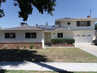 2433 E Saginaw Way, Fresno, CA 93726