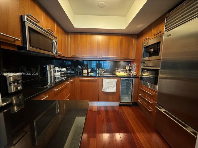 1331 Brickell Bay Dr 406, Miami, FL 33131