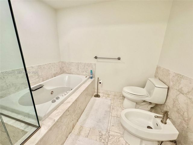 1331 Brickell Bay Dr 406, Miami, FL 33131