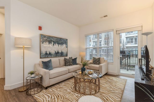 555 Lakeview Parkway 002, Vernon Hills, IL 60061