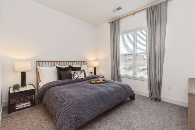 555 Lakeview Parkway 002, Vernon Hills, IL 60061