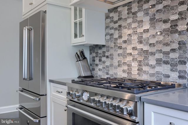 379 SPRING HAVEN DR, Lancaster, PA 17601