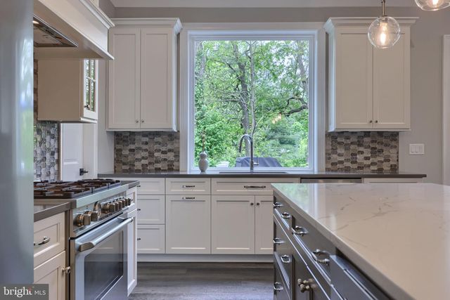 379 SPRING HAVEN DR, Lancaster, PA 17601