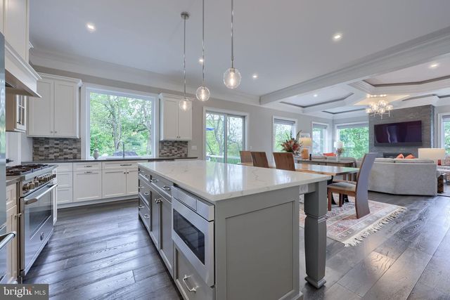 379 SPRING HAVEN DR, Lancaster, PA 17601