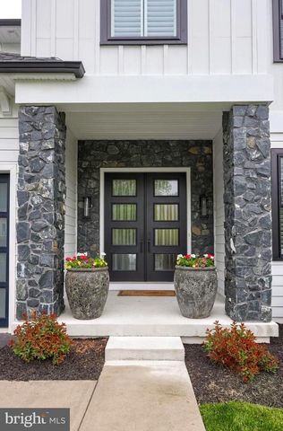 379 SPRING HAVEN DR, Lancaster, PA 17601