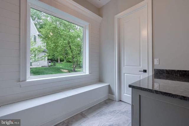 379 SPRING HAVEN DR, Lancaster, PA 17601