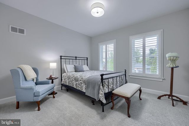 379 SPRING HAVEN DR, Lancaster, PA 17601