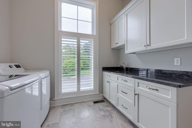 379 SPRING HAVEN DR, Lancaster, PA 17601