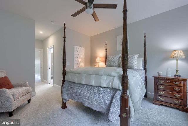 379 SPRING HAVEN DR, Lancaster, PA 17601