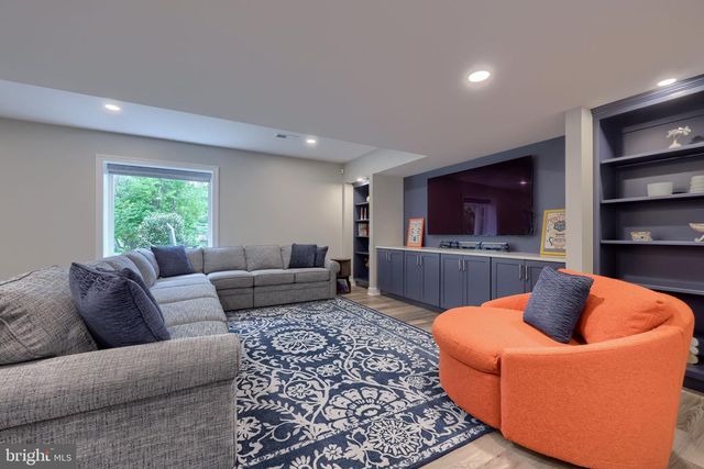 379 SPRING HAVEN DR, Lancaster, PA 17601