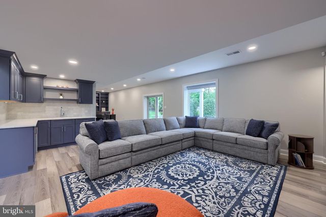 379 SPRING HAVEN DR, Lancaster, PA 17601