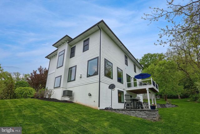 379 SPRING HAVEN DR, Lancaster, PA 17601