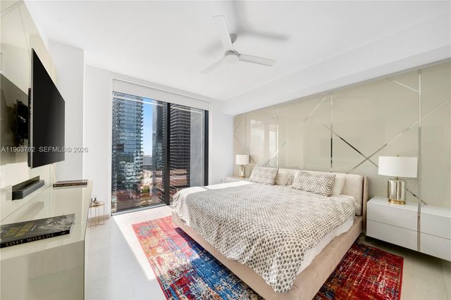 88 SW 7th St 2105, Miami, FL 33130