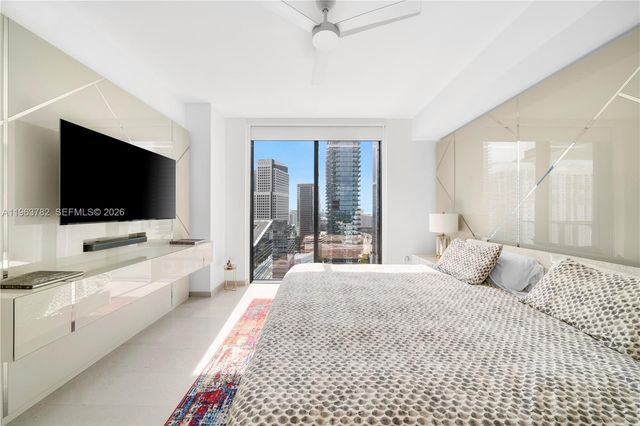 88 SW 7th St 2105, Miami, FL 33130