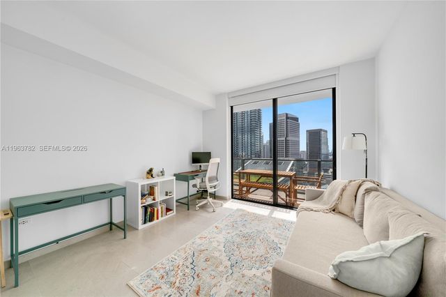 88 SW 7th St 2105, Miami, FL 33130