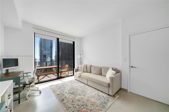 88 SW 7th St 2105, Miami, FL 33130