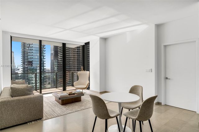 88 SW 7th St 2105, Miami, FL 33130