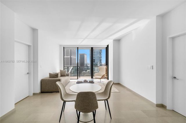 88 SW 7th St 2105, Miami, FL 33130