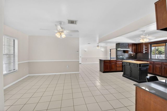 10157 La Reina Road, Delray Beach, FL 33446