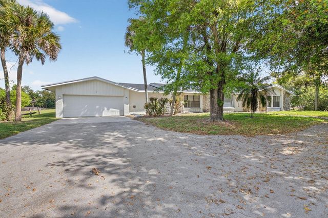 10157 La Reina Road, Delray Beach, FL 33446
