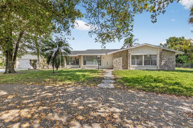 10157 La Reina Road, Delray Beach, FL 33446