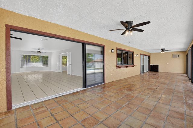 10157 La Reina Road, Delray Beach, FL 33446