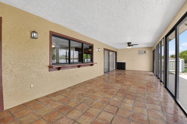 10157 La Reina Road, Delray Beach, FL 33446