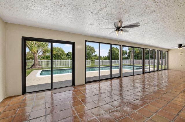 10157 La Reina Road, Delray Beach, FL 33446