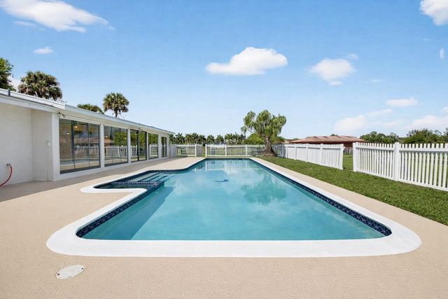 10157 La Reina Road, Delray Beach, FL 33446