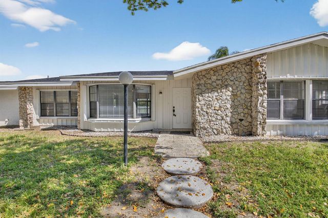 10157 La Reina Road, Delray Beach, FL 33446
