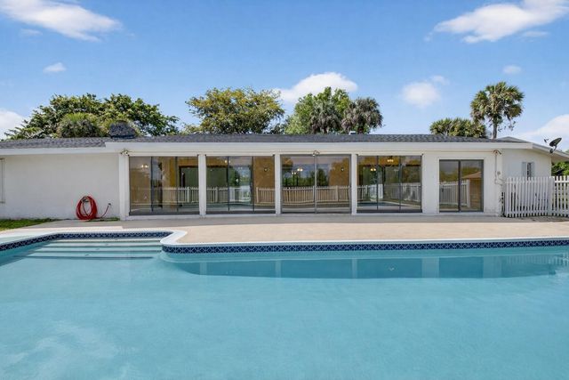 10157 La Reina Road, Delray Beach, FL 33446