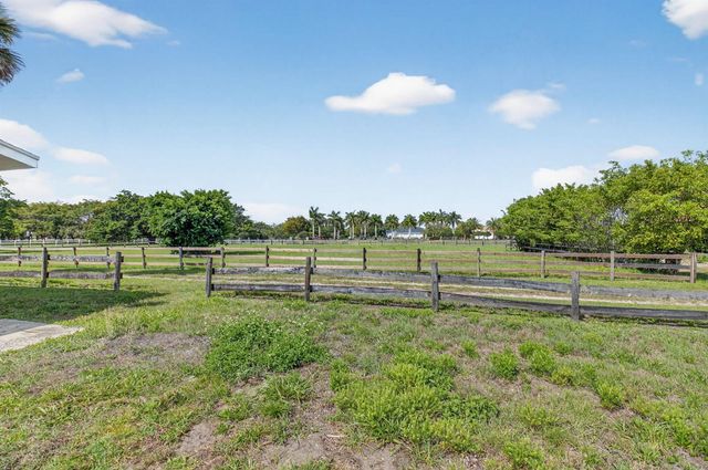 10157 La Reina Road, Delray Beach, FL 33446