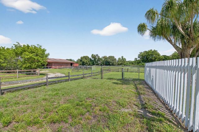 10157 La Reina Road, Delray Beach, FL 33446