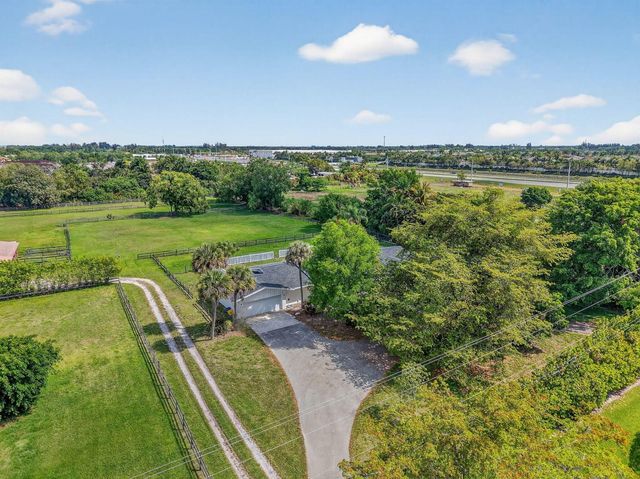 10157 La Reina Road, Delray Beach, FL 33446