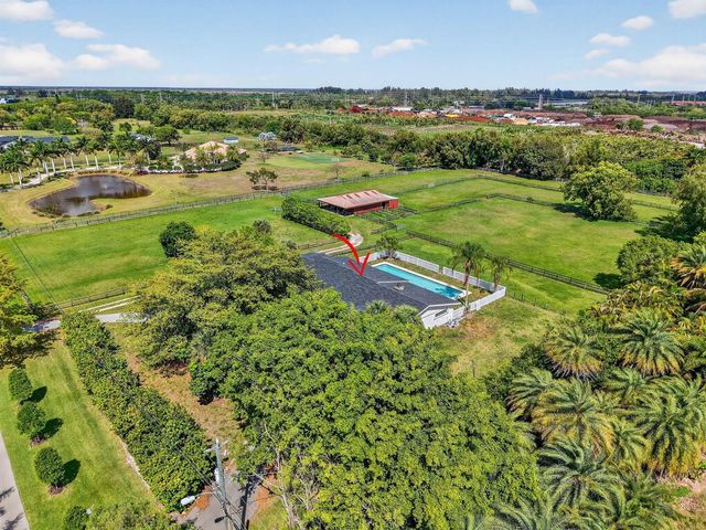 10157 La Reina Road, Delray Beach, FL 33446