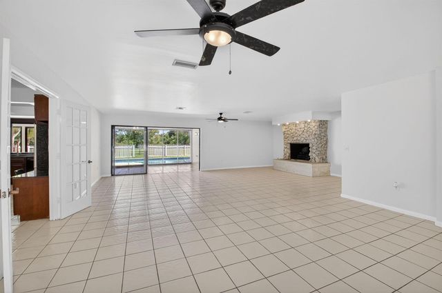 10157 La Reina Road, Delray Beach, FL 33446