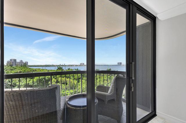 5380 N Ocean Drive 5a, Singer Island, FL 33404