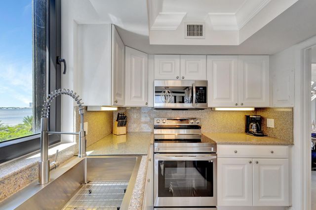 5380 N Ocean Drive 5a, Singer Island, FL 33404