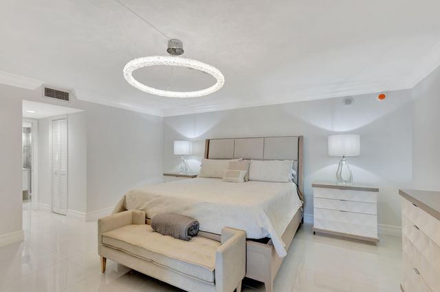 5380 N Ocean Drive 5a, Singer Island, FL 33404