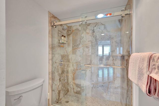 5380 N Ocean Drive 5a, Singer Island, FL 33404