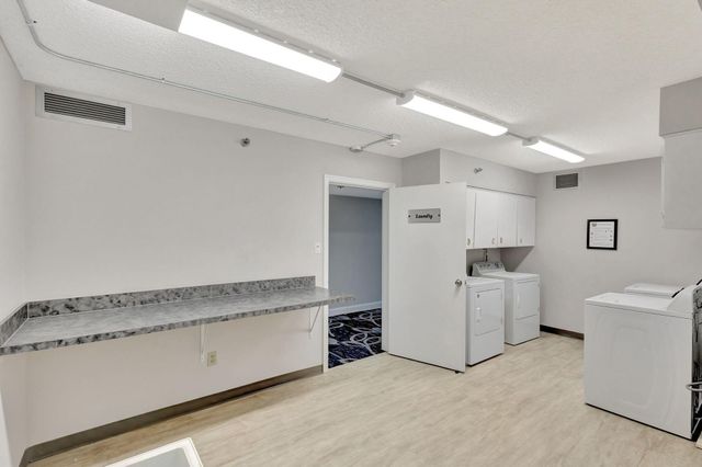 5380 N Ocean Drive 5a, Singer Island, FL 33404