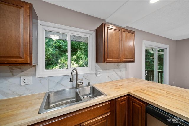 510 N Van Buren Street, East Dundee, IL 60118