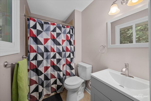 510 N Van Buren Street, East Dundee, IL 60118