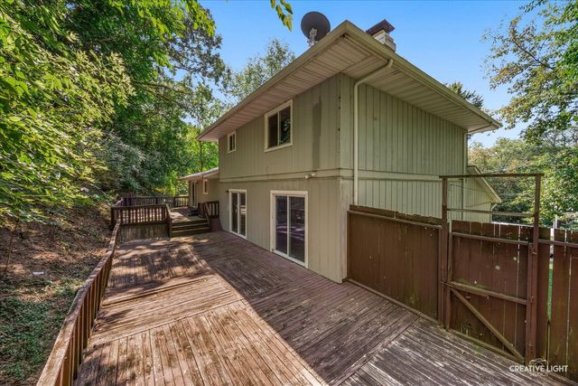 510 N Van Buren Street, East Dundee, IL 60118