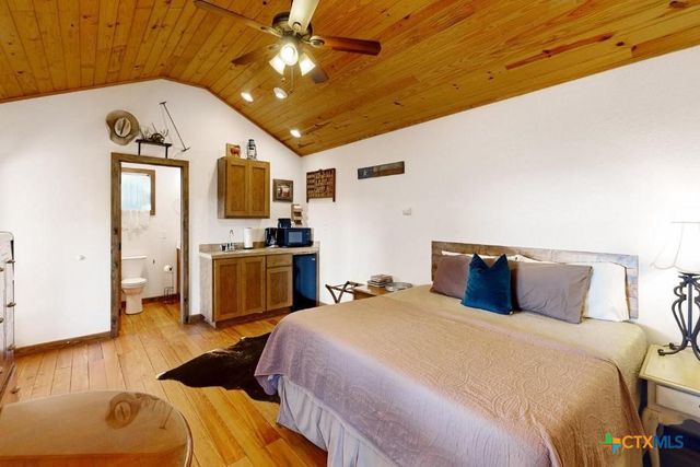 961 Buttercup Lane, Wimberley, TX 78676