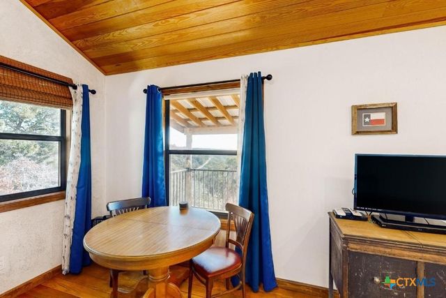 961 Buttercup Lane, Wimberley, TX 78676